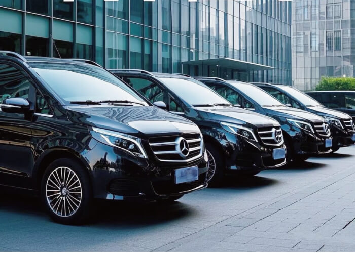 高雄賓士九人座租車外觀展示